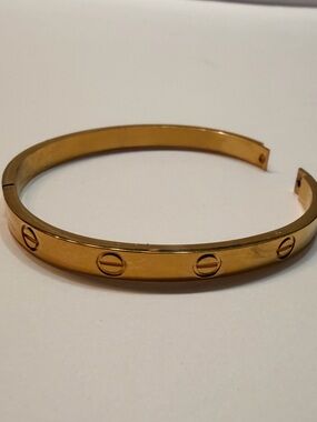 Gold Screw Motif Bangle Bracelet